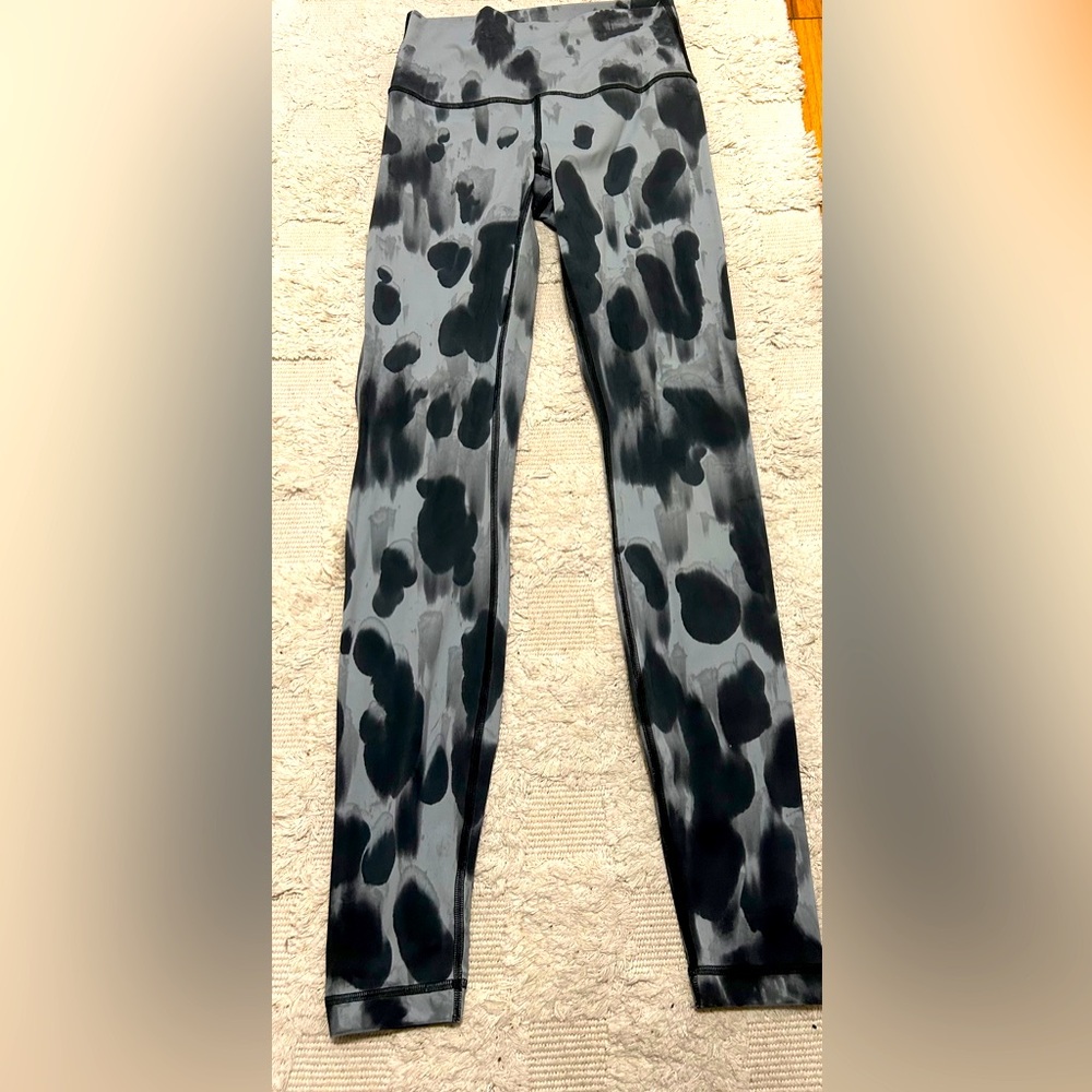 Rare Women’s Lululemon Lab Wunder Under Leggings